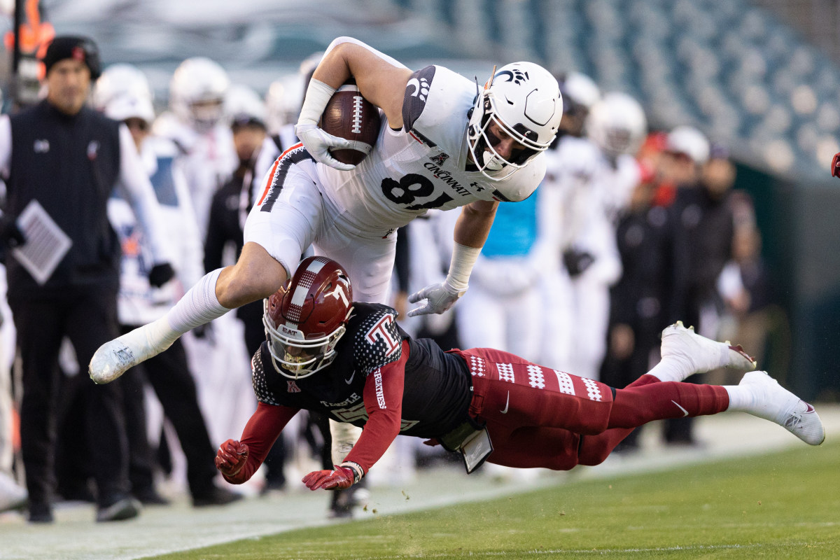 Temple DB Jalen McMurray making a tackle against Cincinnati. (Photo by Bill Streicher of USA Today Sports)